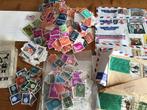 Lot Nederlandse postzegels buitenlandse postzegels, brieven, Ophalen of Verzenden, Na 1940, Gestempeld