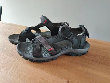 Quechua wandelsandalen
 beschikbaar voor biedingen