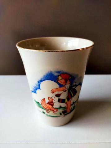 Vintage kinderbeker van Chodziez.  beschikbaar voor biedingen