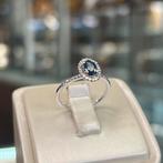 14 karaat witgouden ring bezeg saffier briljant ovaal, 20 of groter, Heer, Ophalen of Verzenden, Zo goed als nieuw