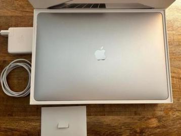 Apple MacBook Pro 15” Quad C i7 16GB RAMTouchbar Als Nieuw! beschikbaar voor biedingen