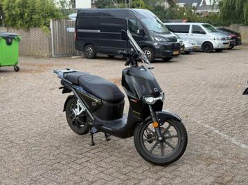 Vmoto CPX Elektrisch Zwart/goud 2025 beschikbaar voor biedingen