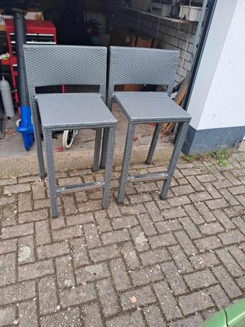 2 barkrukken beschikbaar voor biedingen