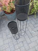 2 staanders metaal, Tuin en Terras, Minder dan 60 cm, Rond, Ophalen of Verzenden, Zo goed als nieuw