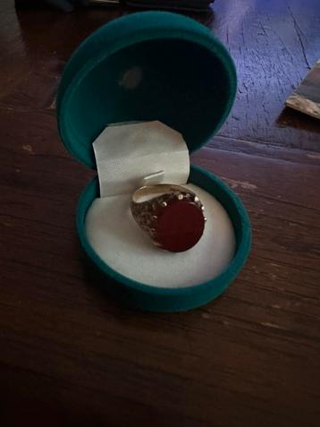 Signet ring met onyx rood 9 crt goud mt 19 beschikbaar voor biedingen