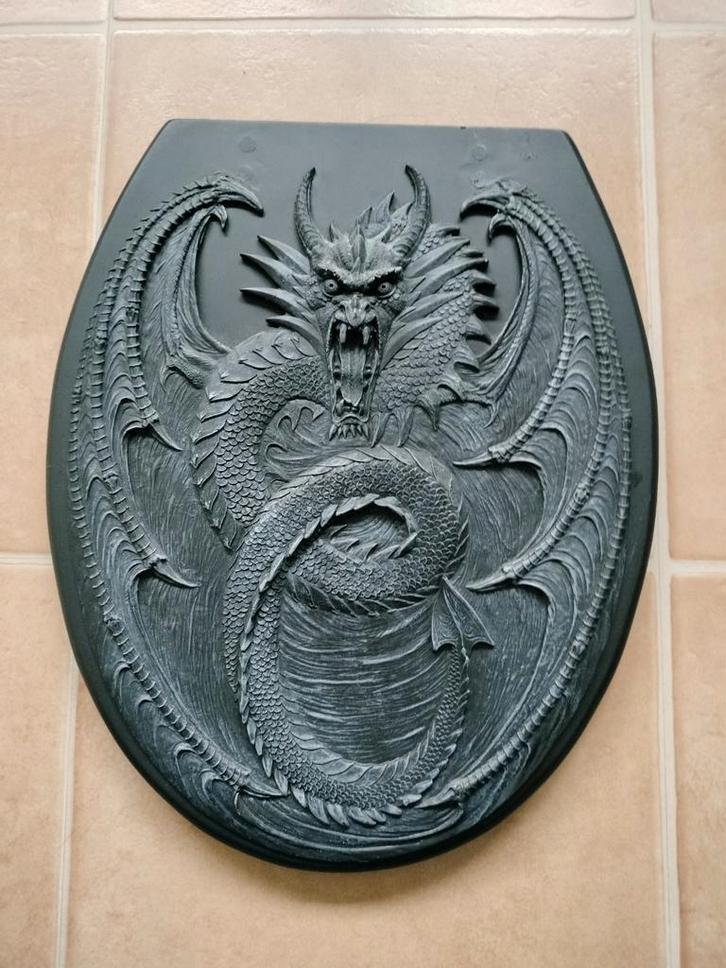 Houten Toiletbril dekstel Draak, Huis en Inrichting, Badkamer | Badkamermeubels, Gebruikt, Overige typen, Minder dan 100 cm, 25 tot 50 cm