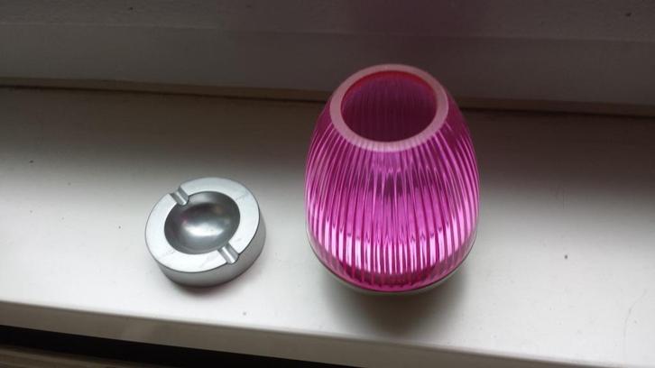 kaarslichtje design roze stolp modern asbak aluminium glas, Huis en Inrichting, Woonaccessoires | Kandelaars en Kaarsen, Nieuw