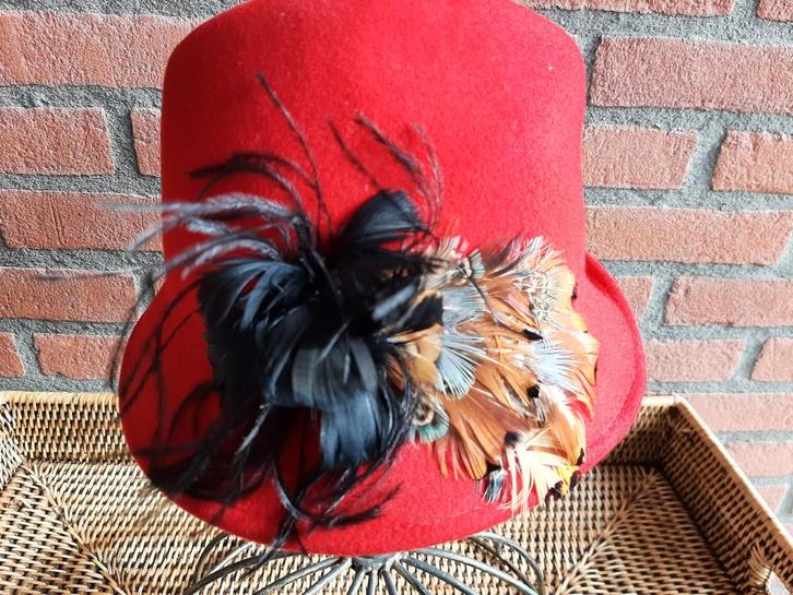 Rode wollen hoed van ROMANO. Maat 57., Kleding | Dames, Hoeden en Petten, Zo goed als nieuw, Hoed, 56 of 57 cm (M, 7 of 7⅛ inch)