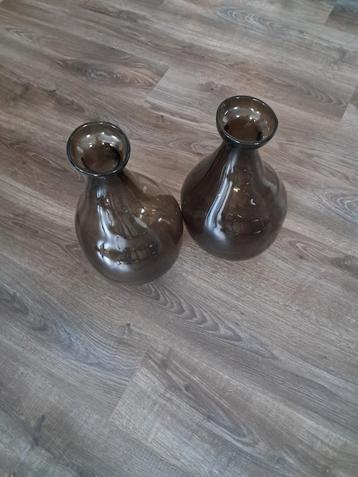 Vazen beschikbaar voor biedingen