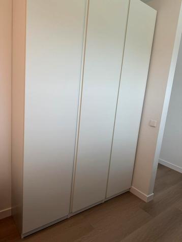 Ikea paxkast 1,5 breed x 236 hoog x 35 diep beschikbaar voor biedingen