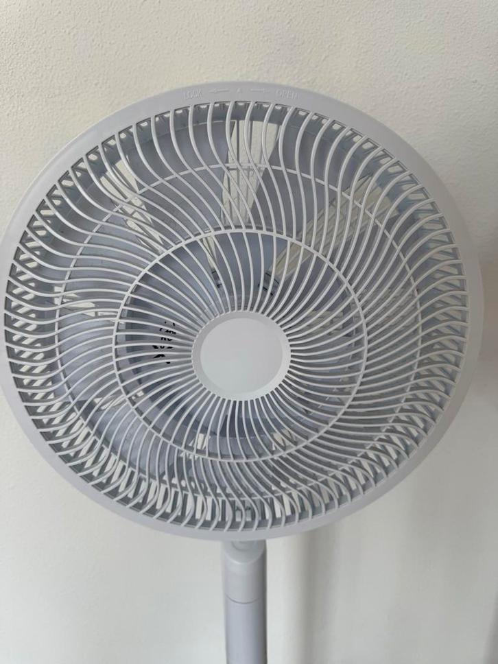 2x Duux Whisper Flex Ultimate Wit + Battery Pack (DXCF15), Witgoed en Apparatuur, Ventilatoren, Zo goed als nieuw, Statiefventilator