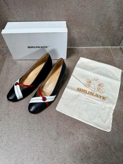 Brunate instapper/leer/donker blauw/chique/ maat 39/NIEUW, Kleding | Dames, Schoenen, Nieuw, Instappers, Blauw, Ophalen of Verzenden