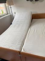 Twee personen electric bed met een matras, Huis en Inrichting, Slaapkamer | Bedden, 80 cm, Gebruikt, Ophalen of Verzenden, Hout