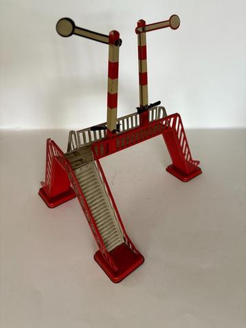 Blikken spoor/sein brug (jaren 30) beschikbaar voor biedingen
