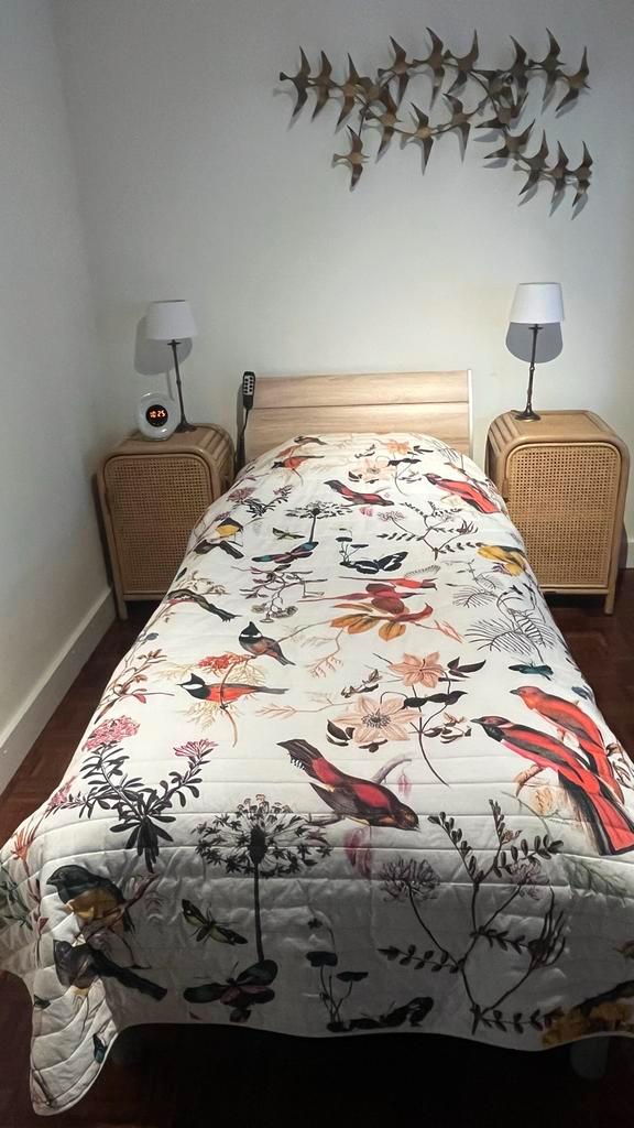 Elektrisch verstelbaar bed / ledikant + bedlift (2 jaar oud), Huis en Inrichting, Slaapkamer | Bedden, Zo goed als nieuw, Eenpersoons