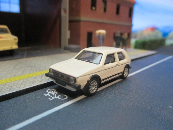 Volkswagen Golf Mk.1 GTi - Schuco wit, Hobby en Vrije tijd, Modelauto's | 1:87, Zo goed als nieuw, Auto, Schuco, Ophalen of Verzenden