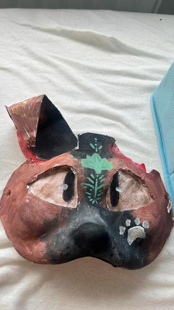 Dog mask beschikbaar voor biedingen