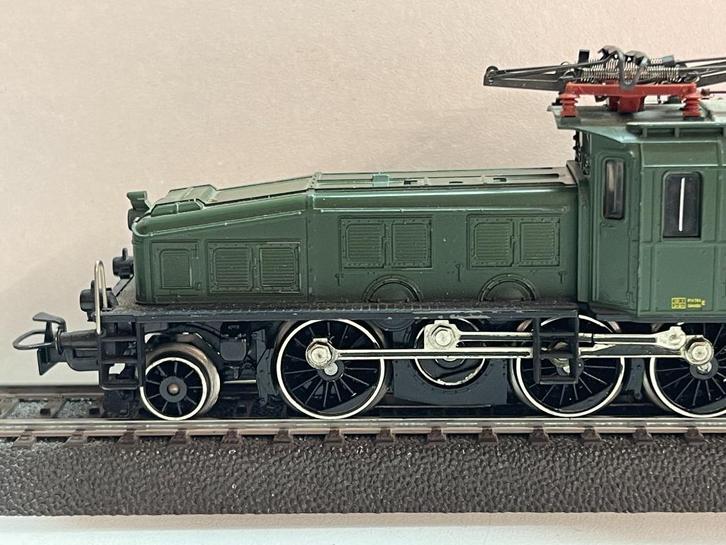 * NIEUWSTAAT * Märklin 3056 * KROKODIL * DIGITAAL * 8-DIPS *, Hobby en Vrije tijd, Modeltreinen | H0, Zo goed als nieuw, Locomotief