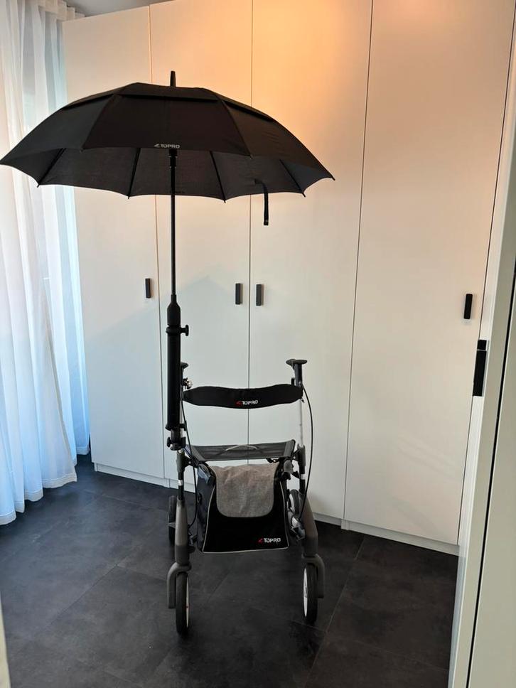 Rollator en Paraplu Kort gebruikt tijdens revalidatie., Diversen, Rollators, Zo goed als nieuw, Ophalen