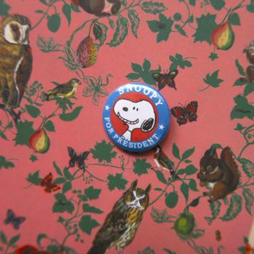 Peanuts Comics Snoopy for President Pin Badge Broche Button beschikbaar voor biedingen