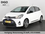 Toyota Yaris 1.0 VVT-i DESIGN COOL & WHITE PACK AIRCO.SPORTV, Stof, Gebruikt, Euro 6, Bedrijf