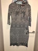 Superstition toffe jurk mt 40, Kleding | Dames, Ophalen of Verzenden, Zo goed als nieuw, Maat 38/40 (M), Grijs