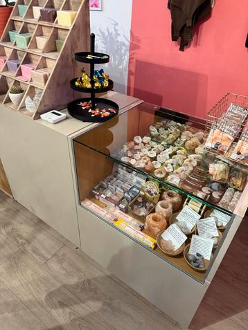 Toonbank met Vitrine beschikbaar voor biedingen