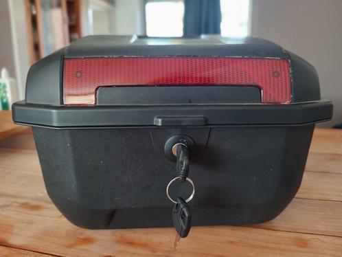 Topkoffer AGM Goccia zwart afm. 30X30X25 centimeter, Fietsen en Brommers, Brommeronderdelen | Algemeen, Zo goed als nieuw, Overige typen