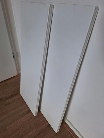 Planken voor aan de muur + ophang systeem beschikbaar voor biedingen