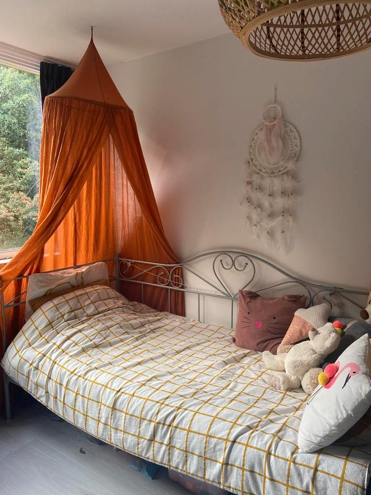 Eenpersoonsbed incl matras & beddengoed (meisjeskamer), Kinderen en Baby's, Kinderkamer | Beddengoed, Zo goed als nieuw, Dekbedovertrek
