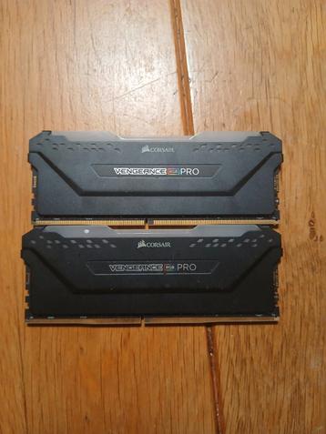 2x16GB DDR4 3200Mhz RGB Corsair Vengeance beschikbaar voor biedingen