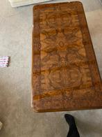 Salon tafel wortelnoten, Ophalen, 100 tot 150 cm, Notenhout, 50 tot 100 cm