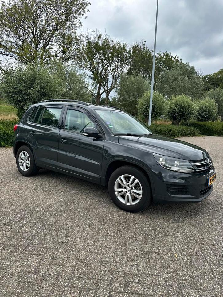 Volkswagen Tiguan 1.4 TSI 90KW BMT 2013 Grijs, Auto's, Volkswagen, Particulier, Benzine, SUV of Terreinwagen, Handgeschakeld, Geïmporteerd