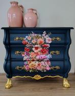 Donkerblauw antiek buikkastje met bloemenmoetief, Huis en Inrichting, Ophalen, 50 tot 100 cm, 3 of 4 laden, Minder dan 100 cm