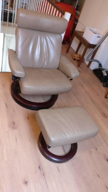 stressless fauteuil + hocker leer hout Scandinavisch Design