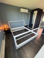 Zeer stevig metalen bedframe wit 220 x 180, Ophalen, Wit, Tweepersoons, Zo goed als nieuw