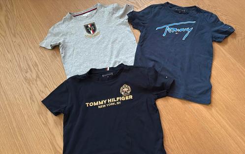 Mooi 3-delige shirts van Tommy Hilfiger korte mouw mt 140/10, Kinderen en Baby's, Kinderkleding | Kinder-kledingpakketten, Zo goed als nieuw