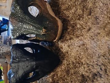 2 dinomasks beschikbaar voor biedingen