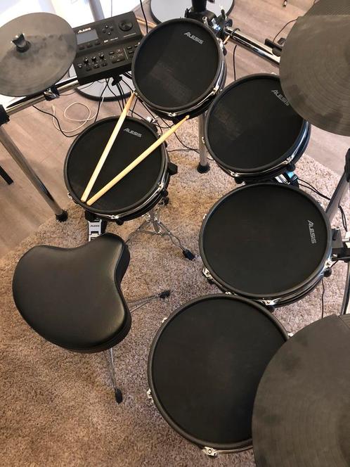 Alesis dm10 mk2 pro met drum kruk en stokken, Muziek en Instrumenten, Drumstellen en Slagwerk, Zo goed als nieuw, Overige merken