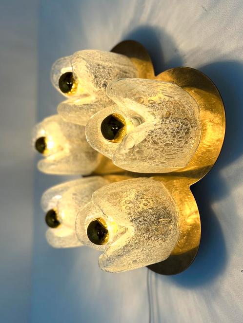 Vintage messing & ijskristallen wandlamp, Doria Leuchten ‘60, Huis en Inrichting, Lampen | Wandlampen, Zo goed als nieuw, Glas