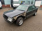 Mercedes-Benz E-Klasse 2.0 E200 Sedan AUT E2 1993 Zwart, Auto's, Mercedes-Benz, Automaat, 4 cilinders, Zwart, Bedrijf