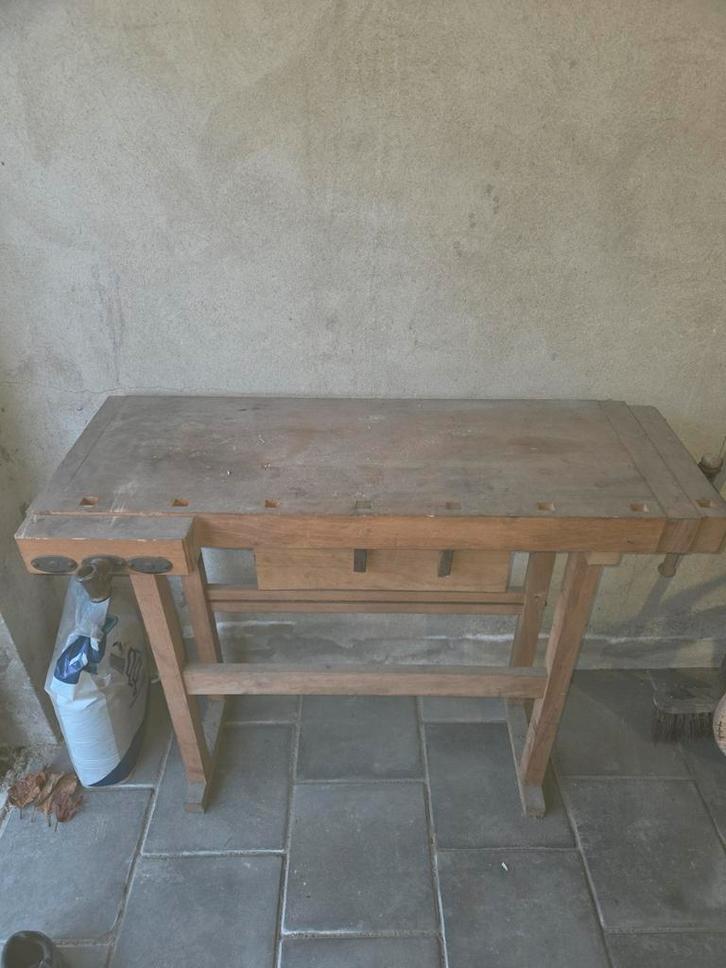 Oude Werkbank met Bankschroef, Doe-het-zelf en Verbouw, Werkbanken, Ophalen