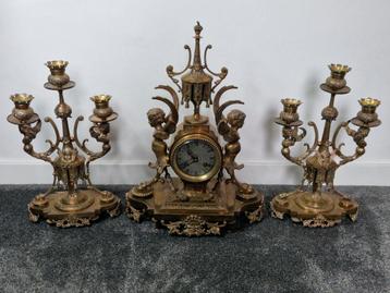 Prachtige bronzen pendule klokkenstel beschikbaar voor biedingen