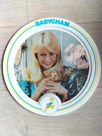 Babycham melamine wandhanger met 3 glaasjes en 4 viltjes beschikbaar voor biedingen