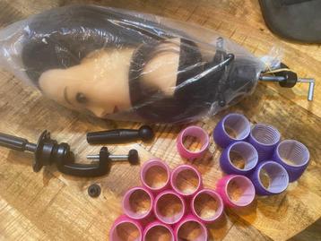 Oefenhoofd met krulspelden - Haarstyling beschikbaar voor biedingen