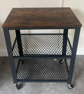Industriële bijzettafel / plantentafel op wielen beschikbaar voor biedingen