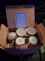 Kakelbont servies. Nieuw in doos, Ophalen