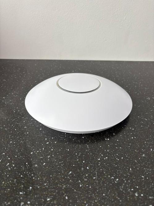 Ubiquiti Unifi AC SHD, Computers en Software, Accesspoints, Gebruikt, Ophalen of Verzenden