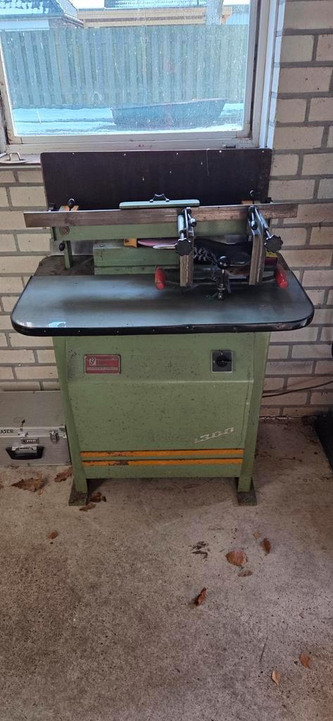 Schaats slijpmachine slijp 1300 ijmuiden, Doe-het-zelf en Verbouw, Gereedschap | Slijpmachines, Gebruikt, Werkbankslijpmachine