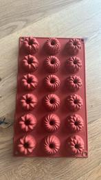 Bakvorm siliconen nieuw! 18 tulbandjes, Ophalen of Verzenden, Nieuw, Cupcakes, Bakvorm